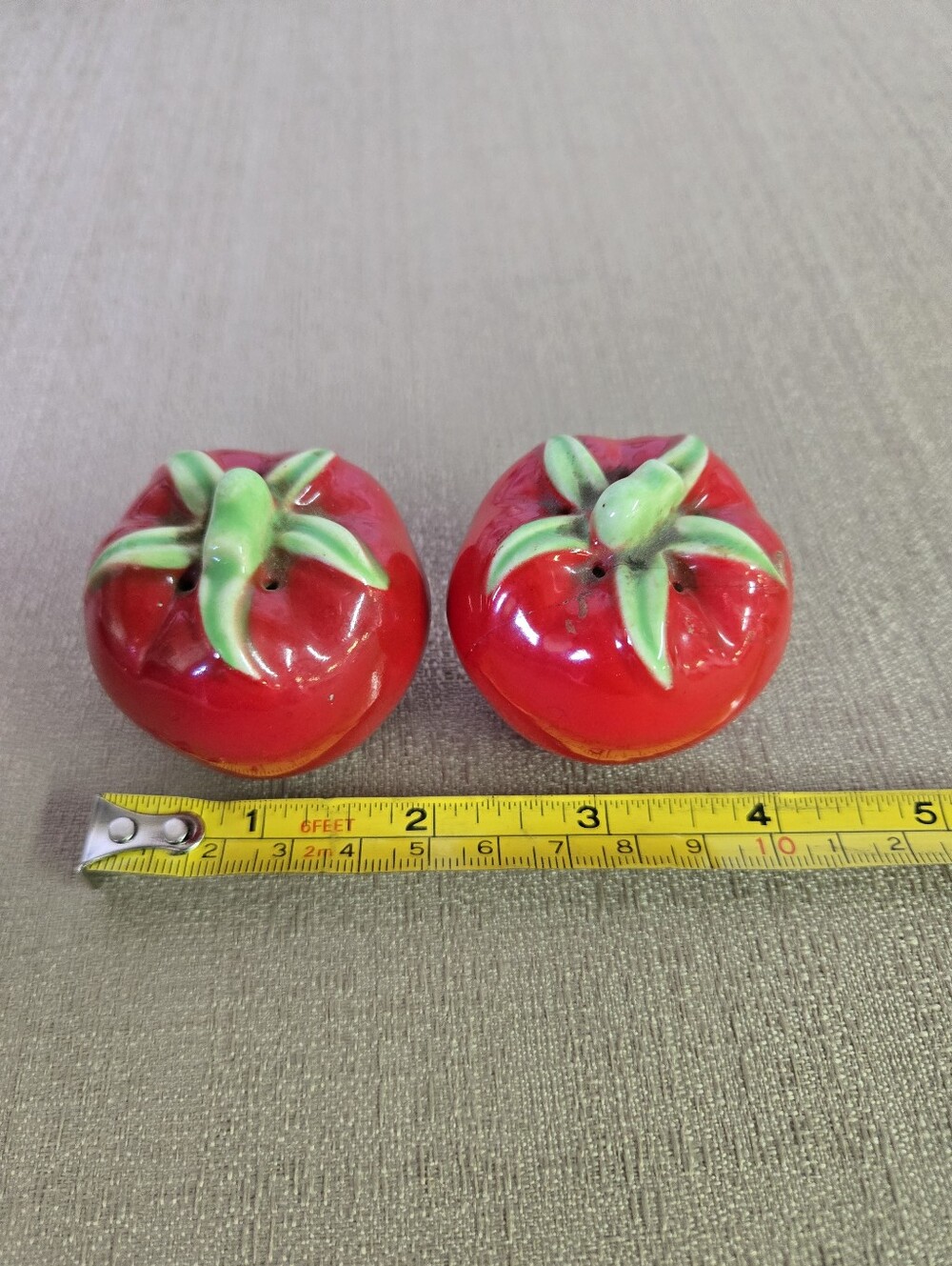Ceramic Tomato Salt and Pepper Shakers - Red & Green - Picture 3 of 4